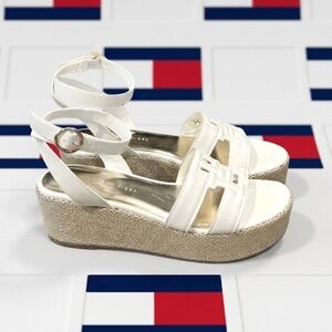 New authentic Tommy Hilfiger designer platform sandals MISMATES 8.5 9 Display